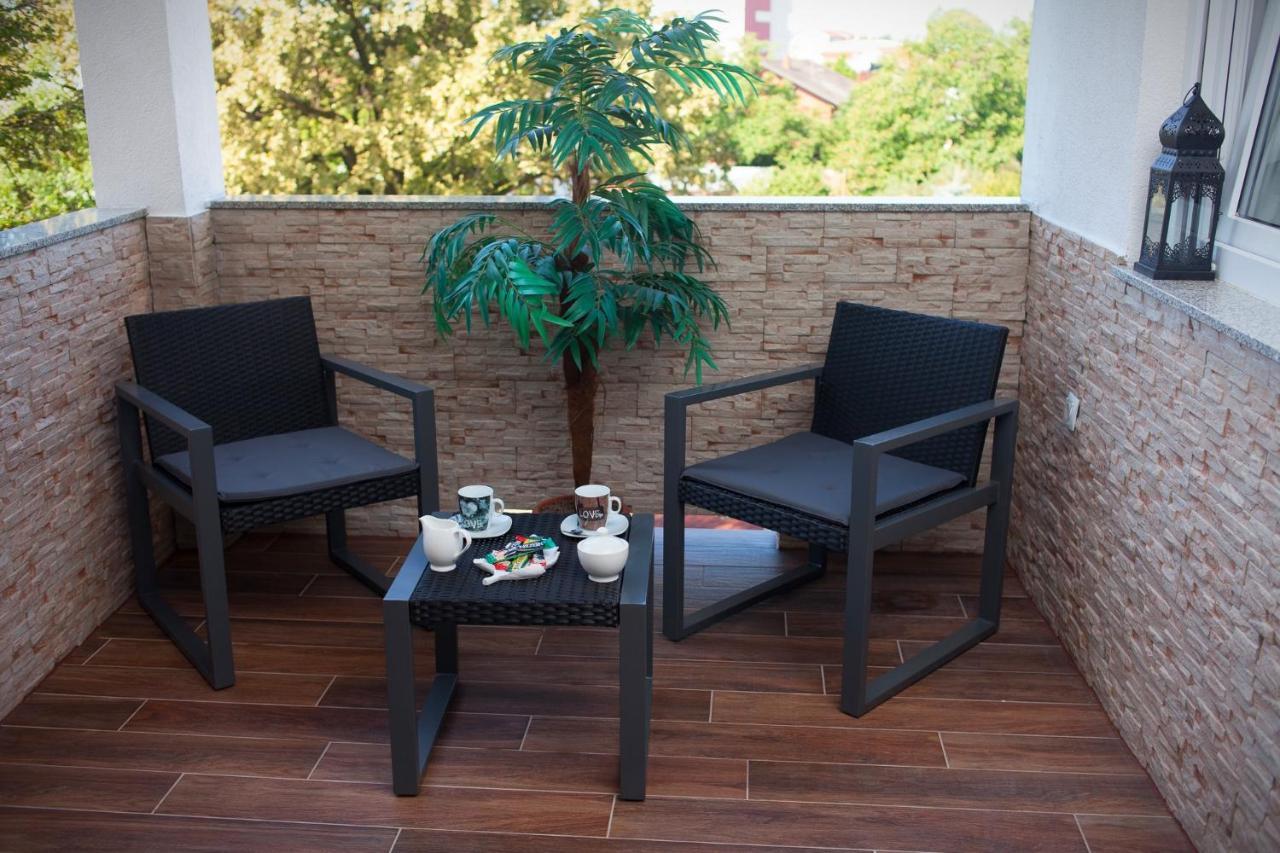 Apartman Aurelius - Private Parking Osijek Exterior photo